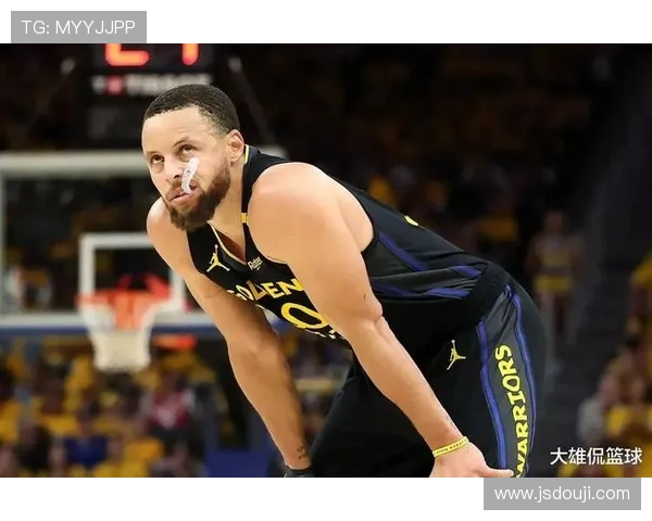 希尔德称库里吸引防守关注 巴特勒谦逊努力训练成为榜样 希尔德称库里吸引防守关注 巴特勒谦逊努力训练成为榜样