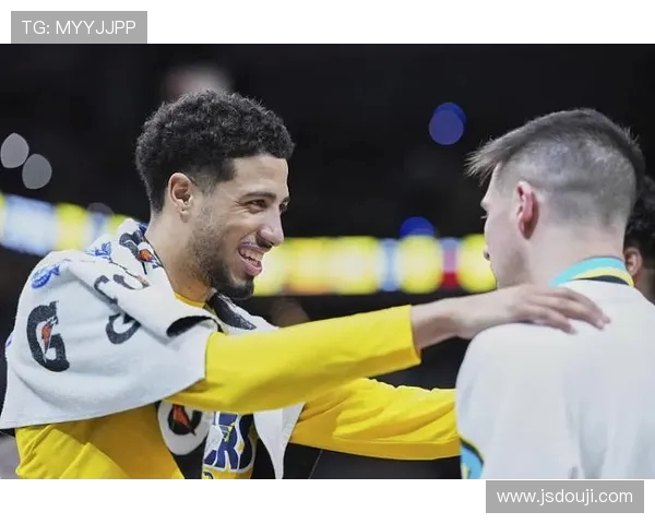 骑士上半场多点开花四人得分上双火力全开客场大比分领先活塞